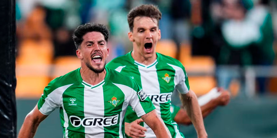 El Betis ya es equipo de Champions de forma oficial, tras asegurar la quinta plaza (2-1) | RESUMEN y GOLES